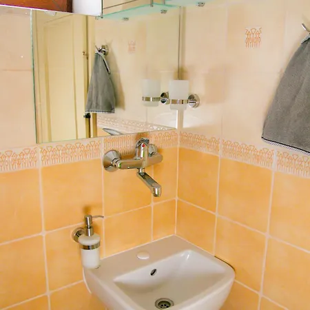 Spacious 1 Bed Flat Near Vitosha Blvd Sofia Exterior photo